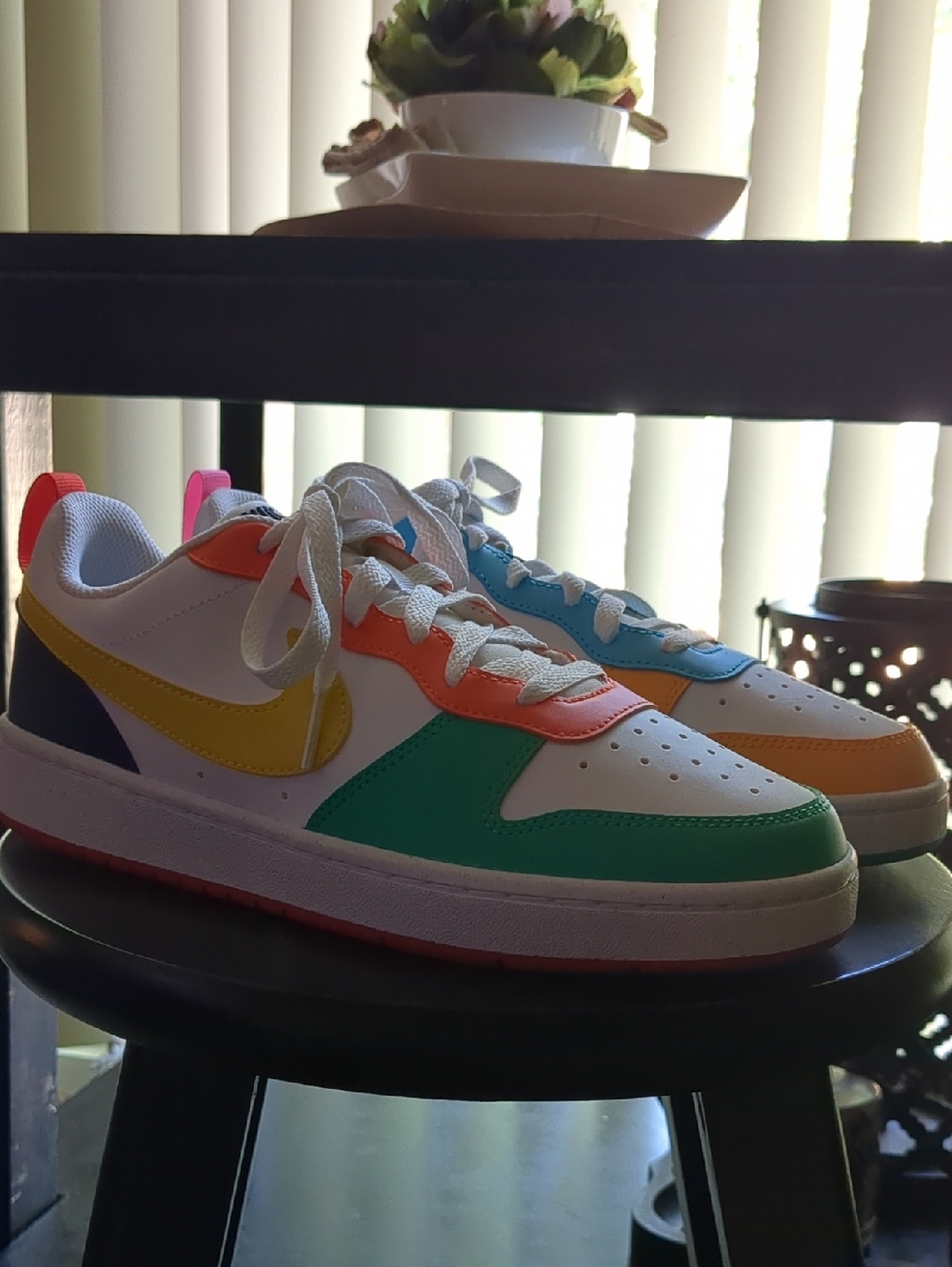 💙Rare Nike Kids Low-Top Sneakers in White with Green, Yellow & Blue Accents